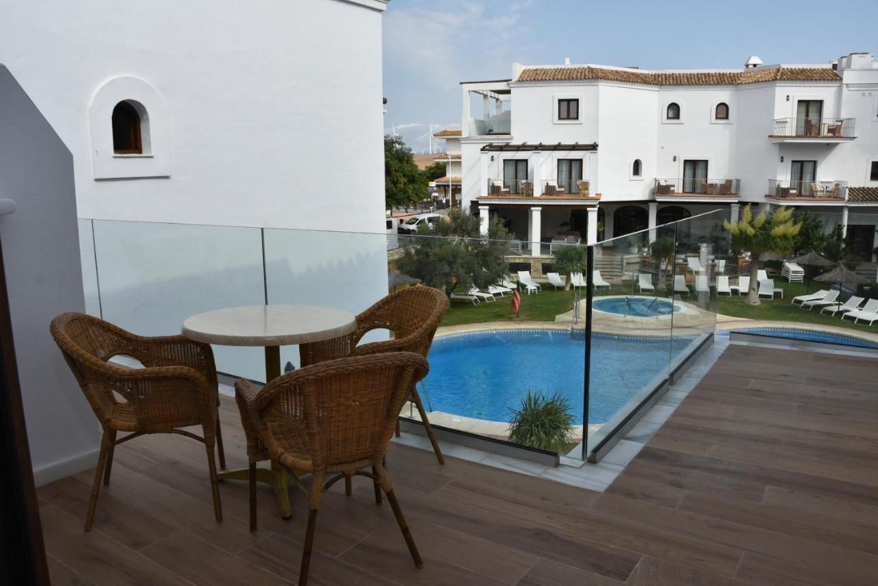 Hotel Dona Lola Zahara 4*