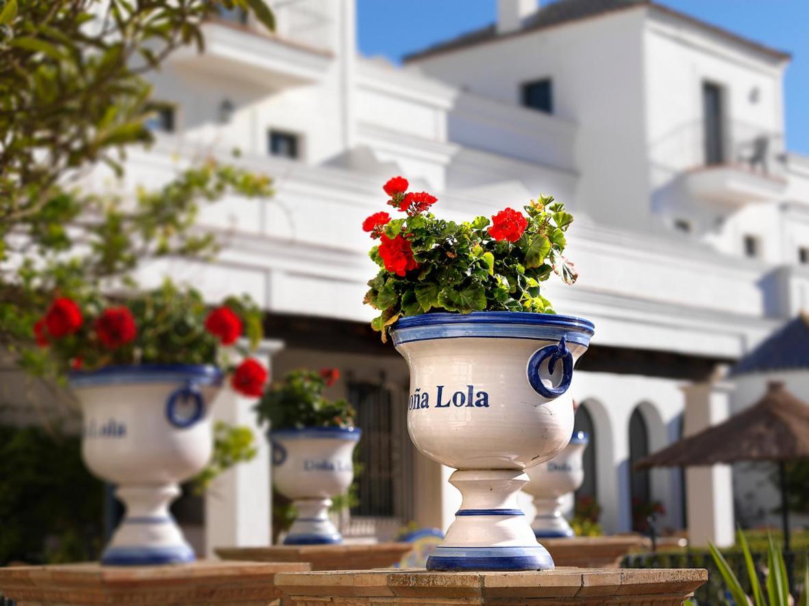 Dona Lola Zahara 4*