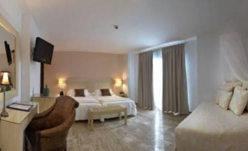 Hotel Dona Lola Zahara