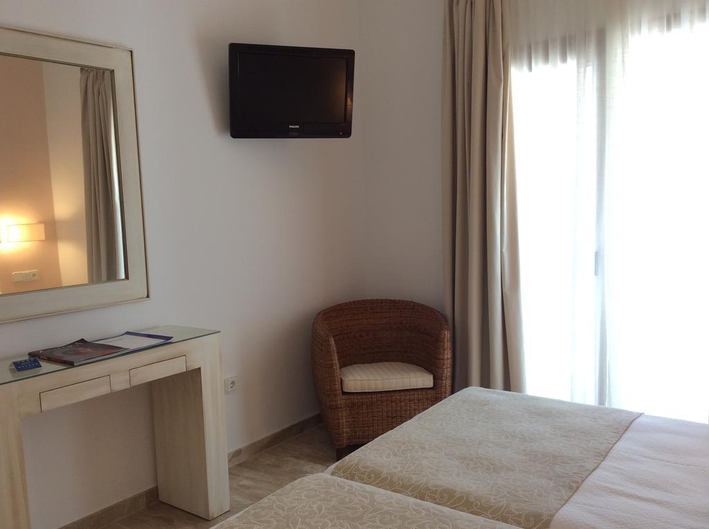 Dona Lola Zahara Hotel