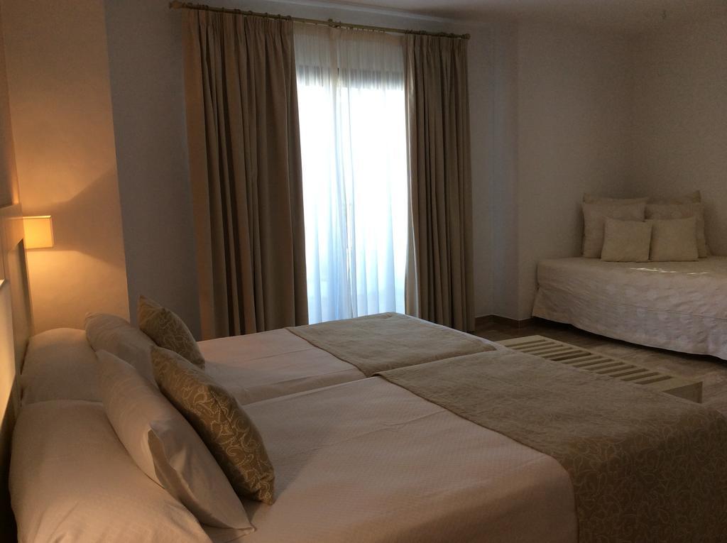 Dona Lola Zahara Hotel 4*